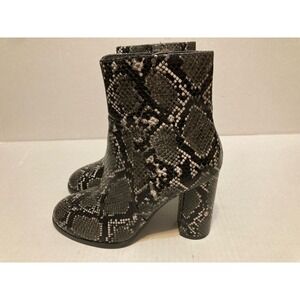 Forever 21 Snakeskin Print Ankle Boots Stacked‎ Heel Booties Women's Fashion